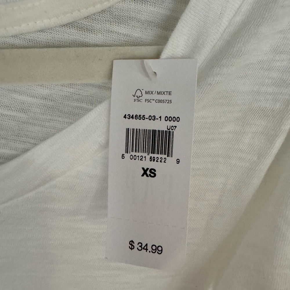 NWT-Gap Factory flutter sleeve top-Size Small-white - Picture 3 of 3